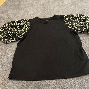 Black and Yellow Poofy Floral Sleeve Top